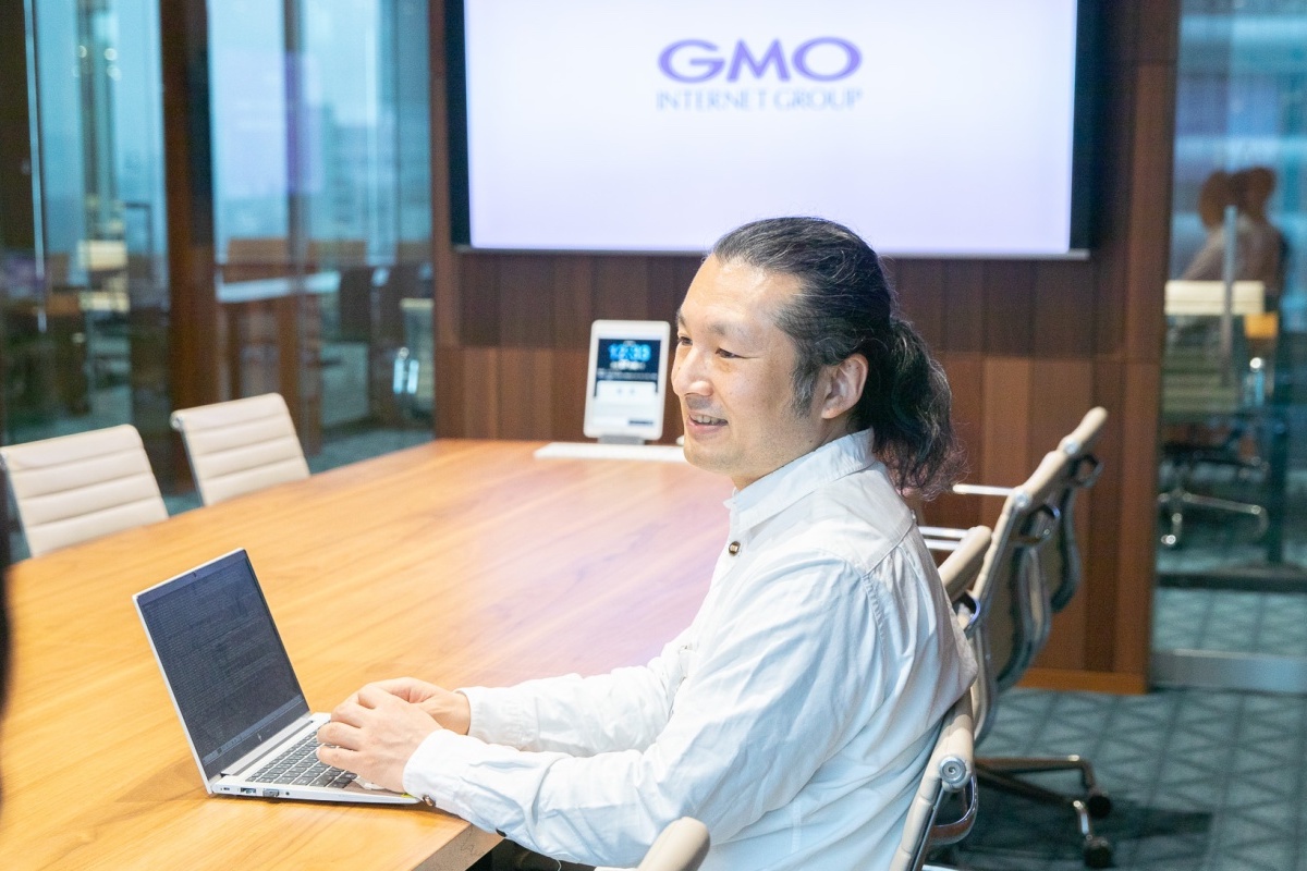 サーバーのセキュリティ対策についてをお話するGMO 小島さん